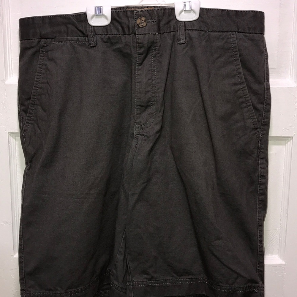 Boston Traders flat front shorts SIZE 36